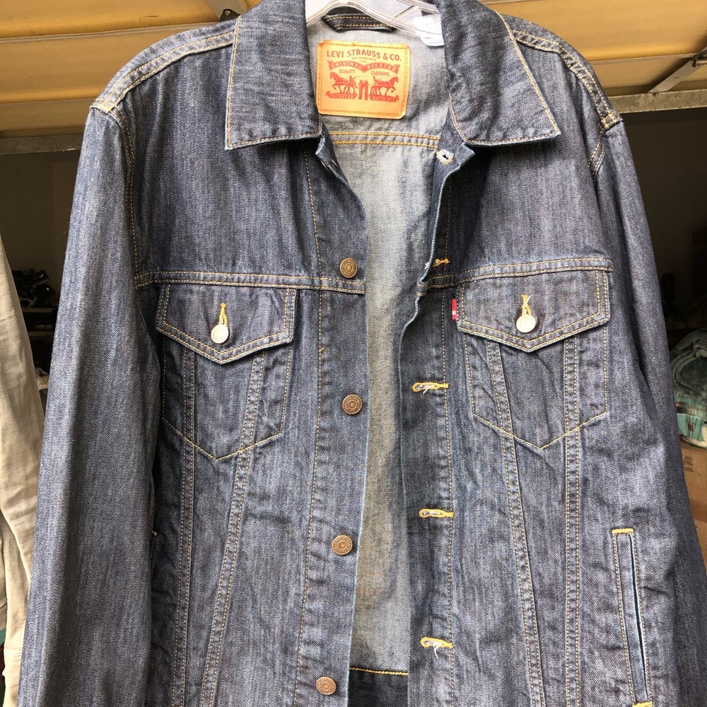 Women’s Levi’s denim jacket